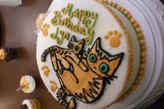 two cats cake